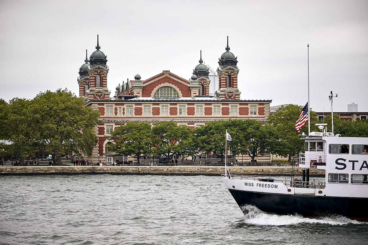 Histoire vivante à Ellis Island : plonger dans le passé des immigrants à New York